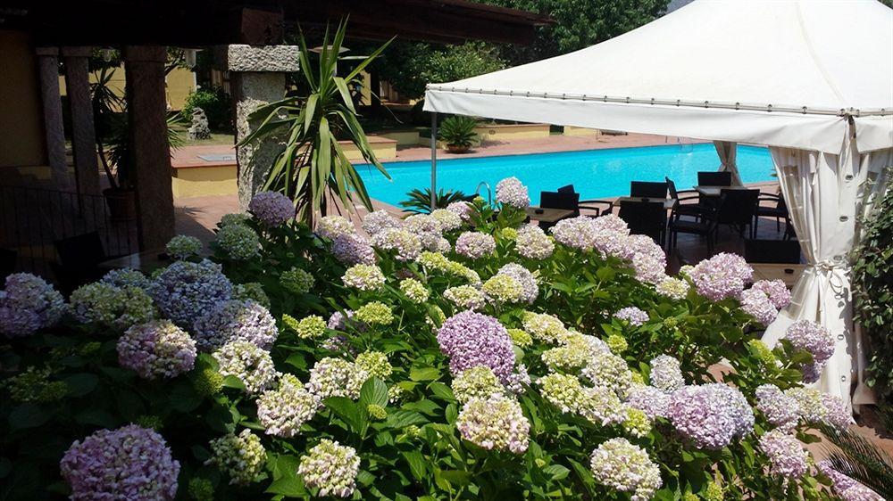Hotel Le Mimose San Teodoro  Exterior foto